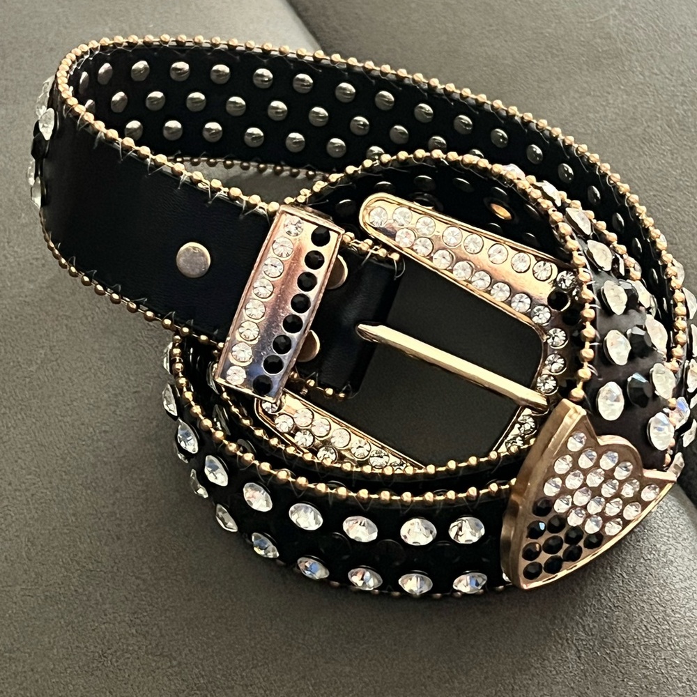 Lot of Stylish Women's Western Belt Set with Rhinestone Buckles - Picture 7 of 9